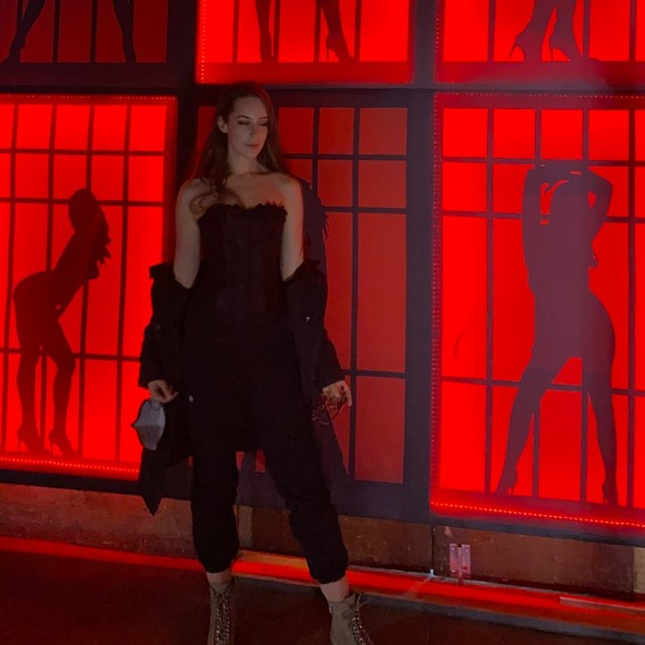 Meet your Posher, Olivia - Picture 1 of 1